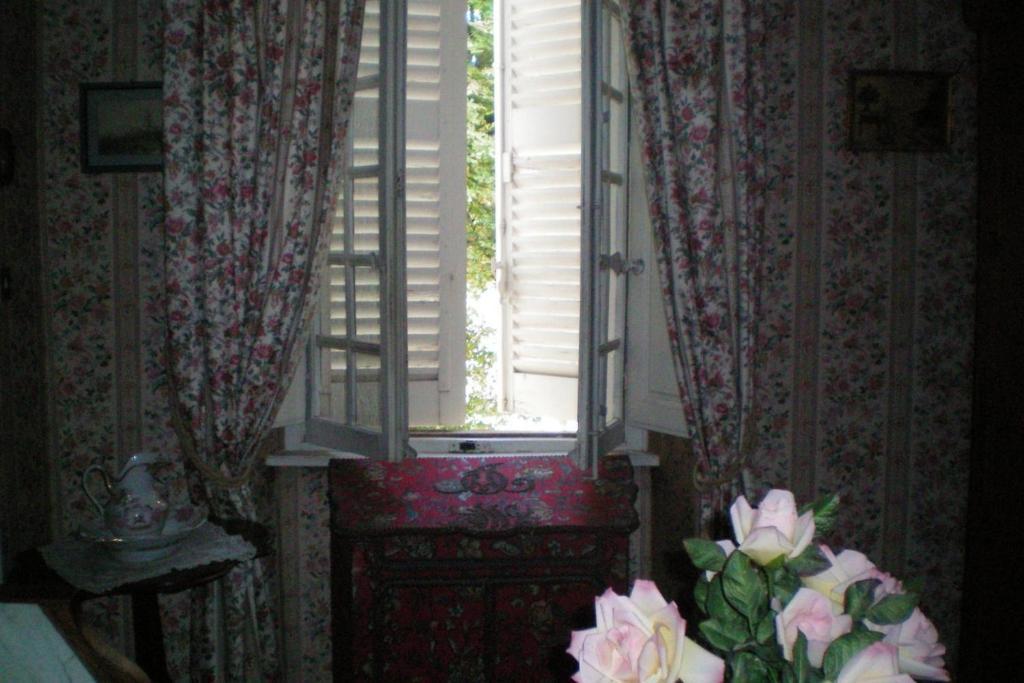 B&B Domaine Le Clos Du Pavillon Μπρινιόλ Δωμάτιο φωτογραφία